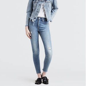 Levi’s Wedgie Skinny Jeans in Blue Vertigo